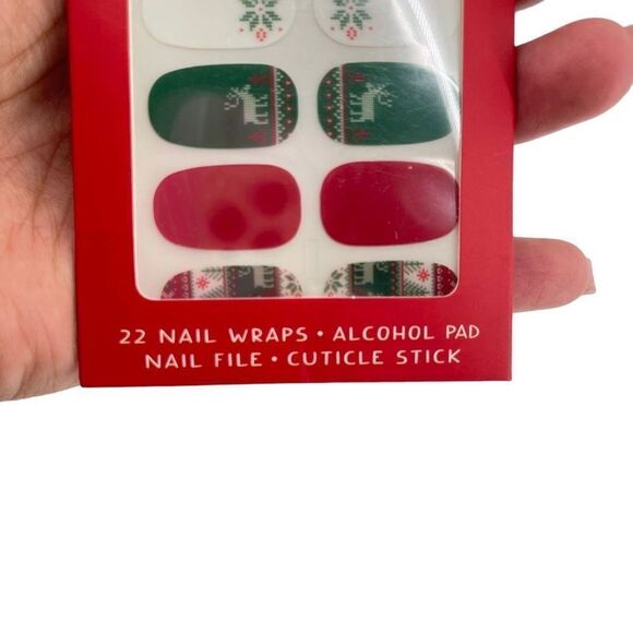Studio Oh Mani Reindeer Christmas Red White Green Nail Wrap Kit - 22 Nail Wraps - Picture 10 of 12
